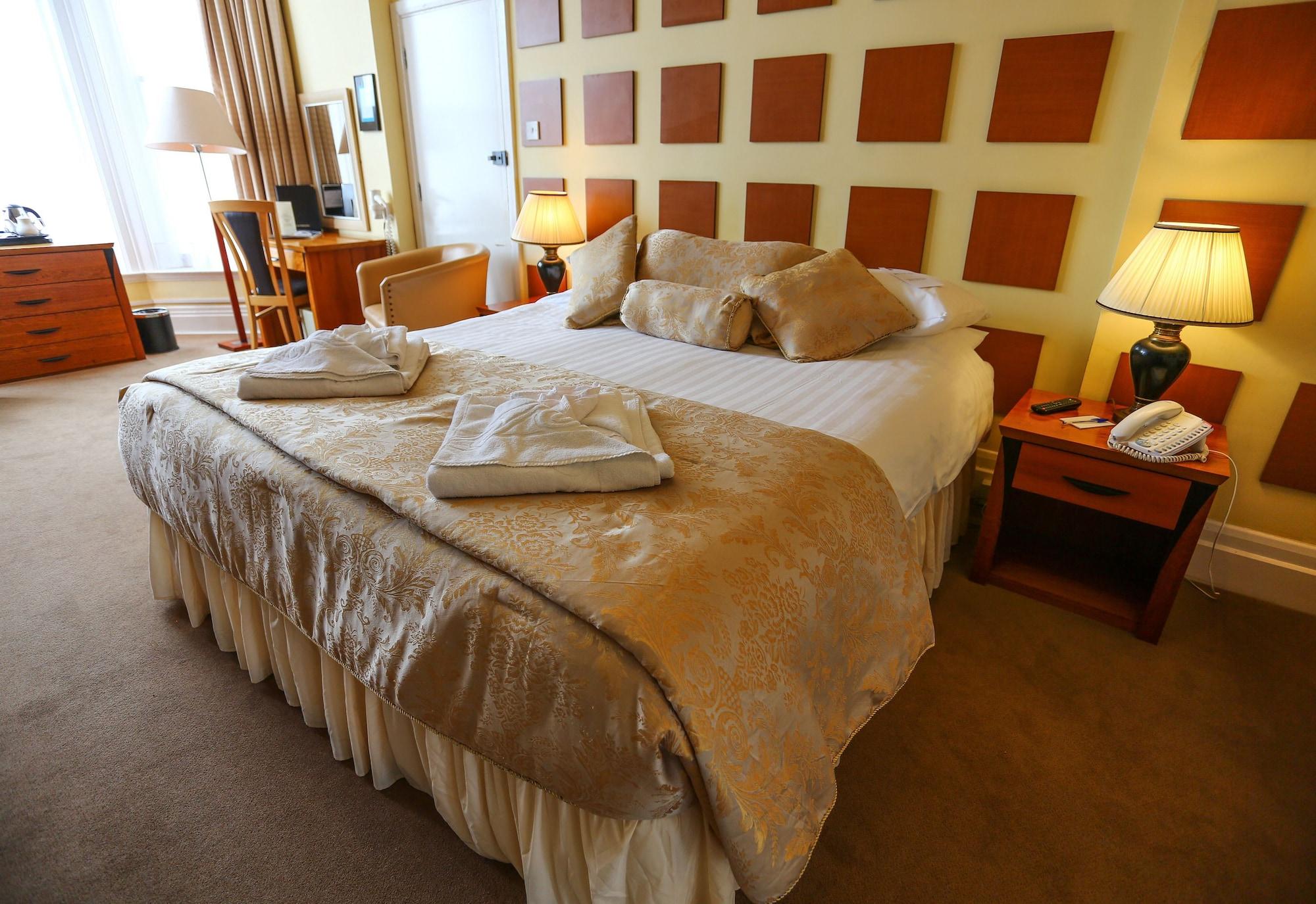 בורנמות' Royal Exeter Hotel מראה חיצוני תמונה