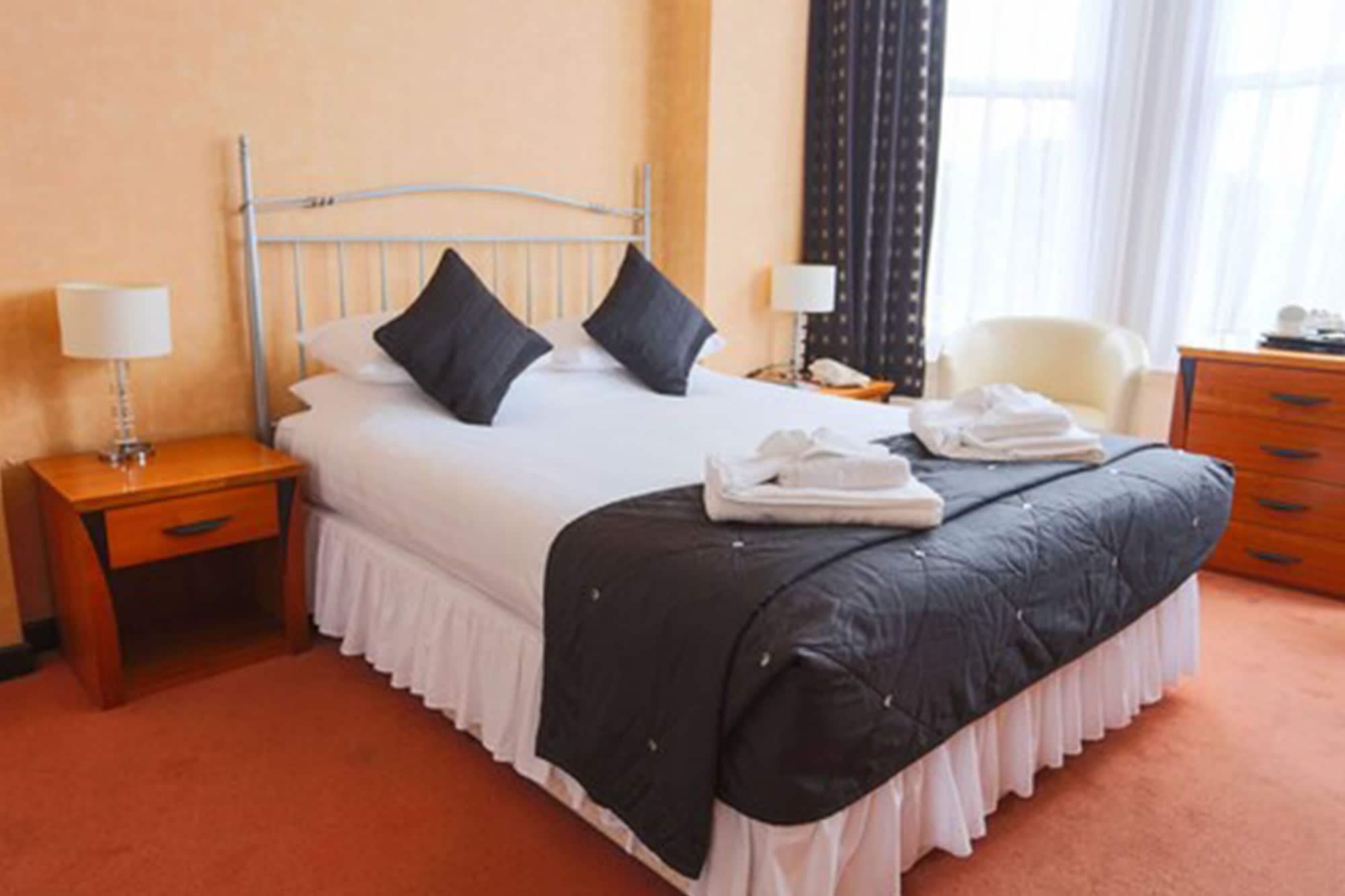 בורנמות' Royal Exeter Hotel מראה חיצוני תמונה