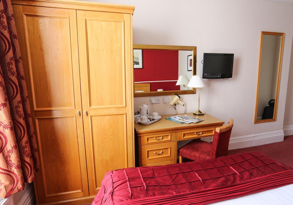 בורנמות' Royal Exeter Hotel מראה חיצוני תמונה